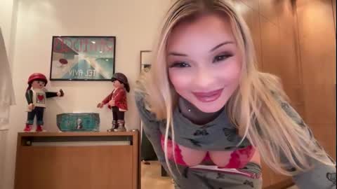 Snapshot of hannaxlovex chatting on 14, 10, 2025 FREE LIMITED online show from 14, 10, 2025