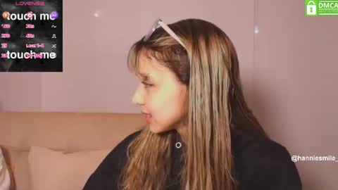 Snapshot of hanniesmile_ chatting on 12, 7, 2026 Hannie online show from 12, 7, 2026