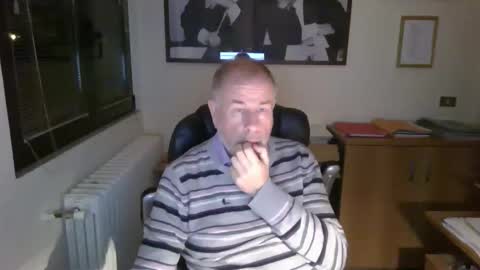 Snapshot of hanscooper chatting on 18, 11, 2025 hanscooper online show from 18, 11, 2025