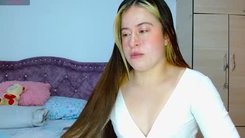 isabella   online show from 19, 10, 2025