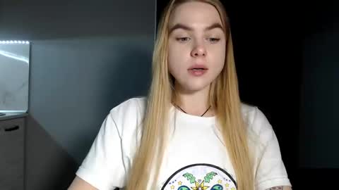 happy_fox_ online show from 7, 1, 2025