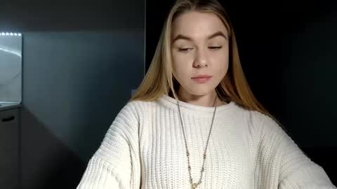 happy_fox_ online show from 9, 2, 2025