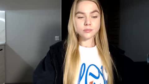 happy_fox_ online show from 12, 2, 2025