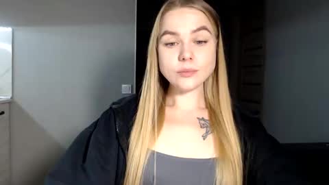 happy_fox_ online show from 17, 2, 2025