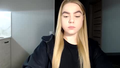 happy_fox_ online show from 25, 2, 2025