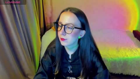 Stephanie online show from 28, 3, 2026