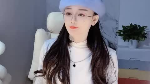 Snapshot of happysweetie168 chatting on 8, 12, 2024 Daisy online show from 8, 12, 2024