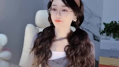 Snapshot of happysweetie168 chatting on 21, 12, 2024 Daisy online show from 21, 12, 2024