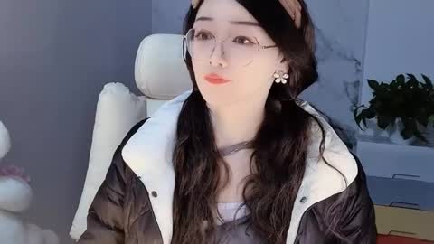 Snapshot of happysweetie168 chatting on 21, 12, 2024 Daisy online show from 21, 12, 2024