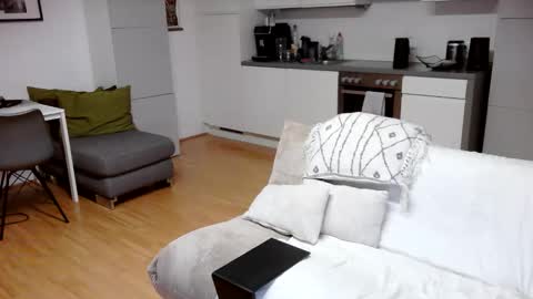 Snapshot of hard_out_here chatting on 15, 12, 2025 Chris online show from 15, 12, 2025