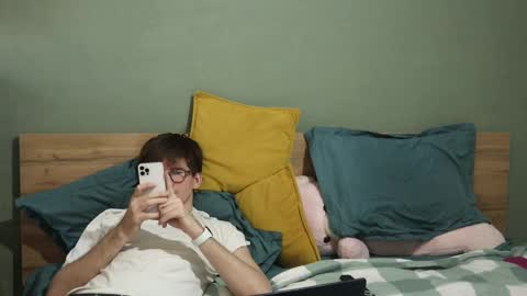 Emily and David online show from 2, 3, 2025