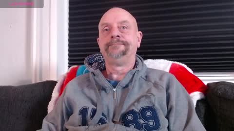 Snapshot of hardmrlazy chatting on 3, 1, 2025 MrLazy online show from 3, 1, 2025