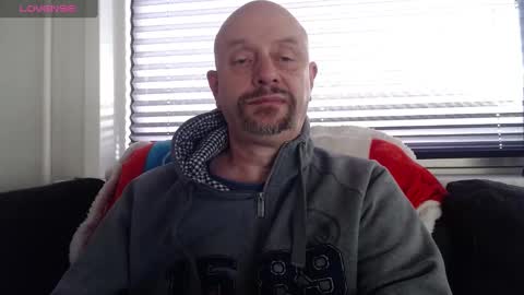 Snapshot of hardmrlazy chatting on 4, 1, 2025 MrLazy online show from 4, 1, 2025