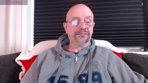 Snapshot of hardmrlazy chatting on 5, 1, 2025 MrLazy online show from 5, 1, 2025