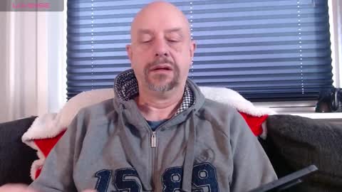 Snapshot of hardmrlazy chatting on 5, 1, 2025 MrLazy online show from 5, 1, 2025