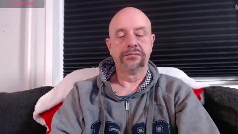 Snapshot of hardmrlazy chatting on 5, 1, 2025 MrLazy online show from 5, 1, 2025