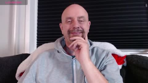 Snapshot of hardmrlazy chatting on 6, 1, 2025 MrLazy online show from 6, 1, 2025