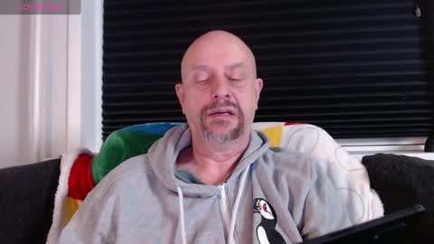 Snapshot of hardmrlazy chatting on 8, 1, 2025 MrLazy online show from 8, 1, 2025