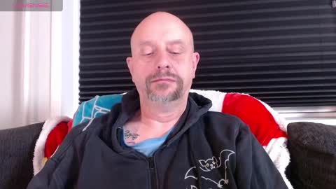 Snapshot of hardmrlazy chatting on 8, 1, 2025 MrLazy online show from 8, 1, 2025