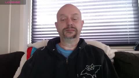 Snapshot of hardmrlazy chatting on 10, 1, 2025 MrLazy online show from 10, 1, 2025