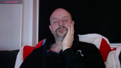 Snapshot of hardmrlazy chatting on 11, 1, 2025 MrLazy online show from 11, 1, 2025