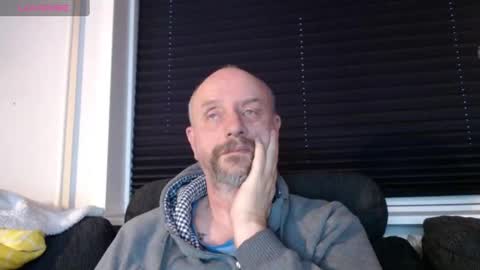 Snapshot of hardmrlazy chatting on 31, 1, 2025 MrLazy online show from 31, 1, 2025