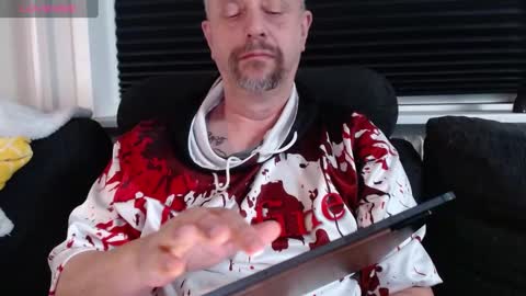 Snapshot of hardmrlazy chatting on 3, 2, 2025 MrLazy online show from 3, 2, 2025