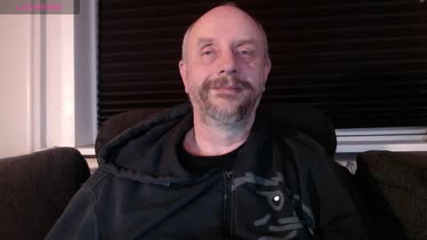 Snapshot of hardmrlazy chatting on 22, 2, 2025 MrLazy online show from 22, 2, 2025