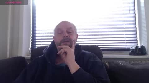 Snapshot of hardmrlazy chatting on 6, 3, 2025 MrLazy online show from 6, 3, 2025