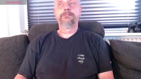 Snapshot of hardmrlazy chatting on 10, 9, 2025 MrLazy online show from 10, 9, 2025