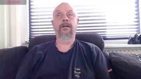 Snapshot of hardmrlazy chatting on 11, 9, 2025 MrLazy online show from 11, 9, 2025