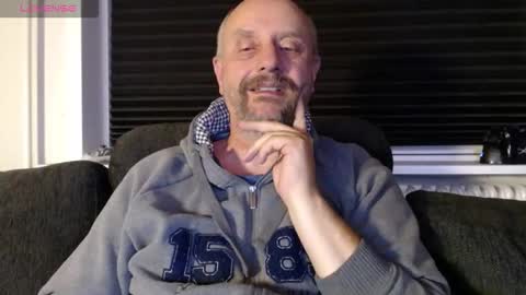 Snapshot of hardmrlazy chatting on 26, 9, 2025 MrLazy online show from 26, 9, 2025