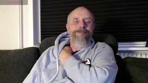 Snapshot of hardmrlazy chatting on 9, 10, 2025 MrLazy online show from 9, 10, 2025