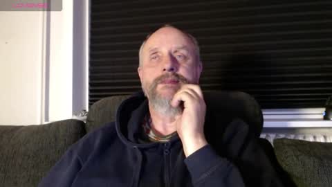 Snapshot of hardmrlazy chatting on 22, 10, 2025 MrLazy online show from 22, 10, 2025