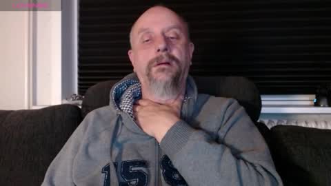 Snapshot of hardmrlazy chatting on 21, 11, 2025 MrLazy online show from 21, 11, 2025