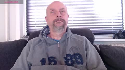 Snapshot of hardmrlazy chatting on 22, 11, 2025 MrLazy online show from 22, 11, 2025