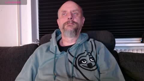 Snapshot of hardmrlazy chatting on 25, 11, 2025 MrLazy online show from 25, 11, 2025