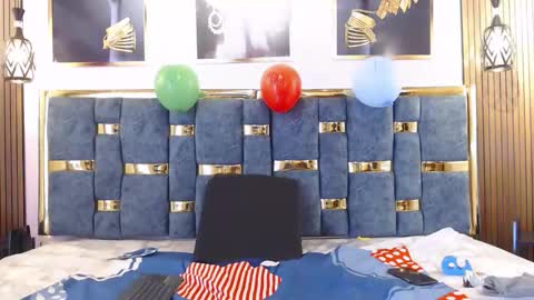 Valery y Angel   online show from 23, 4, 2026