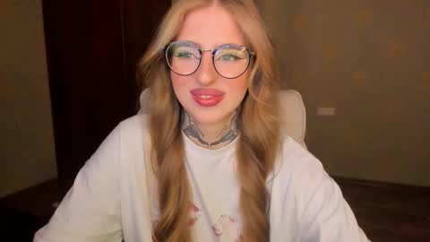 Snapshot of harley_kimm chatting on 21, 11, 2025 Julia online show from 21, 11, 2025