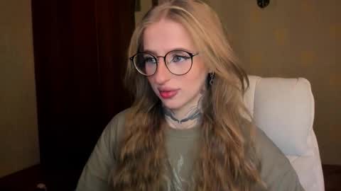 Snapshot of harley_kimm chatting on 24, 11, 2025 Julia online show from 24, 11, 2025