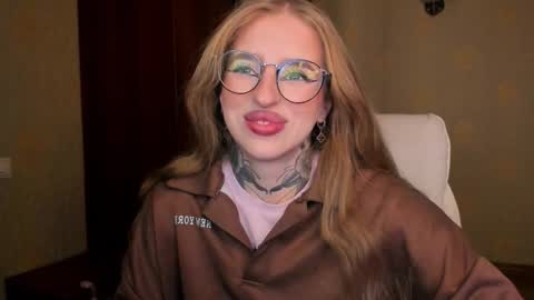 Snapshot of harley_kimm chatting on 30, 11, 2025 Julia online show from 30, 11, 2025