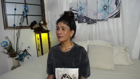 harley_quinns1 online show from 5, 1, 2025