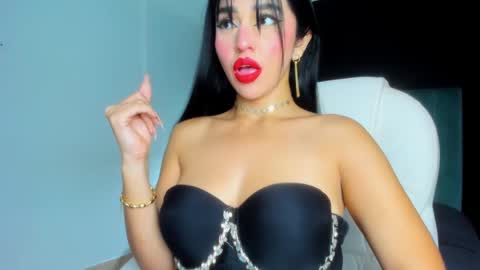 Snapshot of harleyqueen_robbie chatting on 5, 3, 2025 harleyqueen_robbie online show from 5, 3, 2025