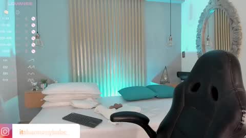 Snapshot of harmonybabe_ chatting on 8, 3, 2025 Harmony online show from 8, 3, 2025