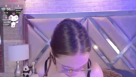 Snapshot of harperwest_ chatting on 4, 11, 2025 Harper online show from 4, 11, 2025