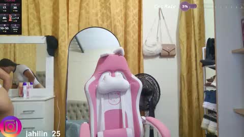 Snapshot of harperzoe chatting on 20, 10, 2025 harperzoe online show from 20, 10, 2025