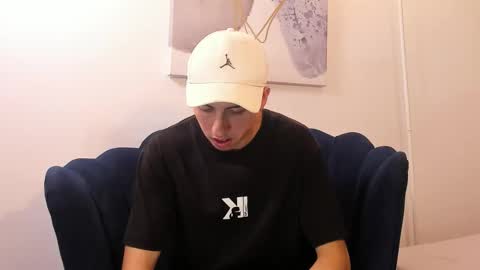 Snapshot of harry_klein chatting on 29, 10, 2025 H K online show from 29, 10, 2025