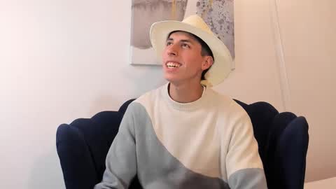 Snapshot of harry_klein chatting on 1, 11, 2025 H K online show from 1, 11, 2025