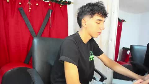 Snapshot of harry_latinboy chatting on 15, 12, 2024 Harry online show from 15, 12, 2024