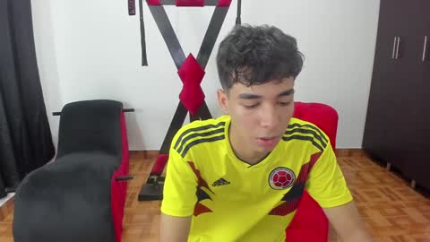 Snapshot of harry_latinboy chatting on 12, 1, 2025 Harry online show from 12, 1, 2025